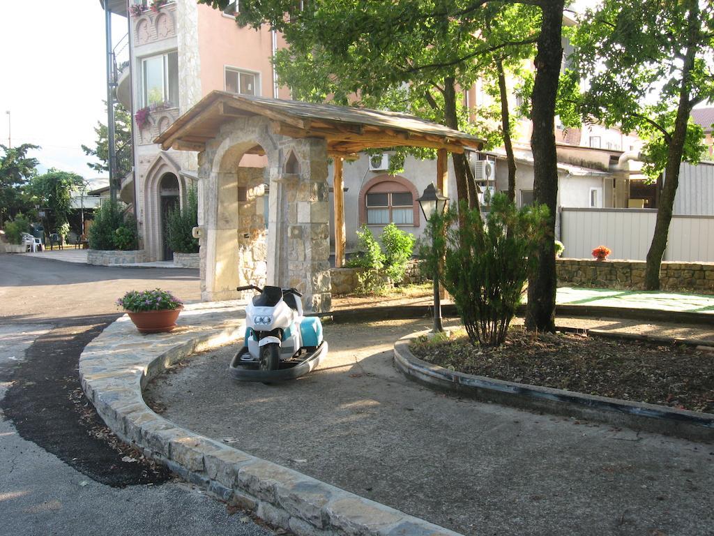 몬텔라 Parco Sogni D'Oro 아파트 호텔 외부 사진